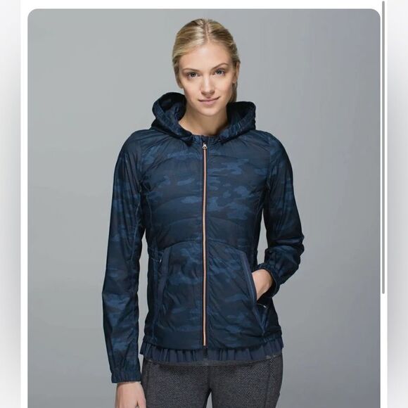 Lululemon Spring Fling Puffy Windbreaker Heathered Lotus Camo Oil Slick Blue 8 - Picture 1 of 16